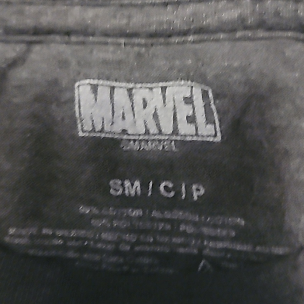 Marvel T-Shirt - Picture 3 of 4